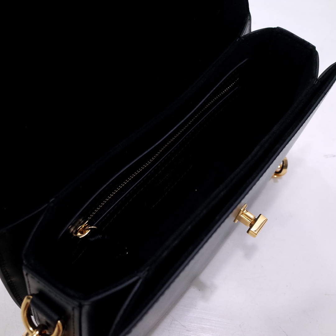 30 Montaigne Avenue Bag Black Box Calfskin